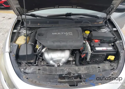 2015 Dodge Dart Sxt z USA, uszkodzony, nr VIN 1C3CDFBB9FD300421